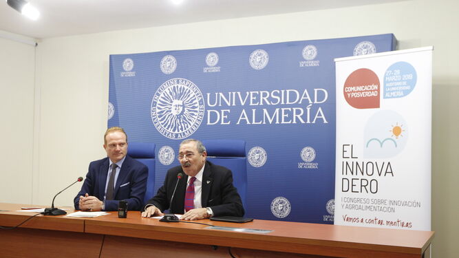 El vicerrector de la UAL Diego Valera y el presidente de Hortiespaña, Francisco Góngora.
