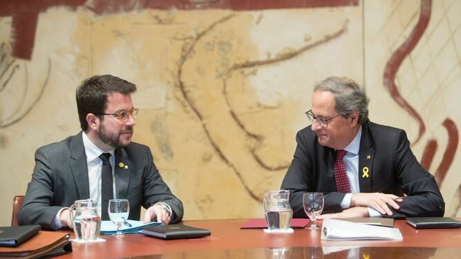 El vicepresidente del 'Govern' y conselller de Economía, Pere Aragonés, y el presidente, Quim Torra, este martes en Barcelona.