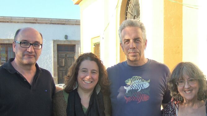 Javier Irigaray con Mar Verdejo, Mario Sanz y la desaparecida Pilar Quirosa
