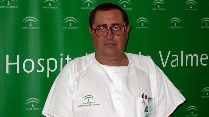 El doctor Juan Antonio Pineda, del Hospital de Valme, en Sevilla, es una referencia en la coinfección VIH y hepatitis.