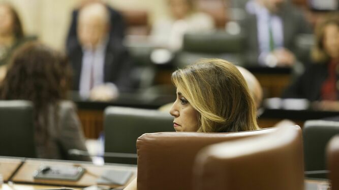 Susana Díaz, en la sesión de este jueves en el Parlamento.