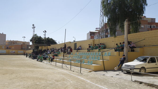 El campo de f&uacute;tbol de El Parador se cierra por remodelaci&oacute;n