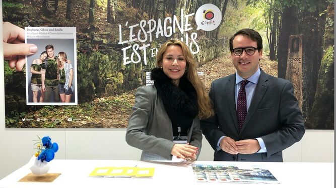Costa de Almería seduce al viajero francés en el Salón Mundial del Turismo de París