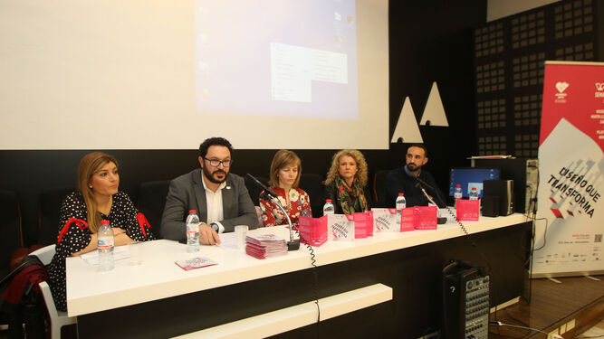 Carolina Lafita, Cristóbal Díaz, Antonia Morales, María Ángeles Morales y Antonio Castilla durante la apertura de la Semana del Diseño.