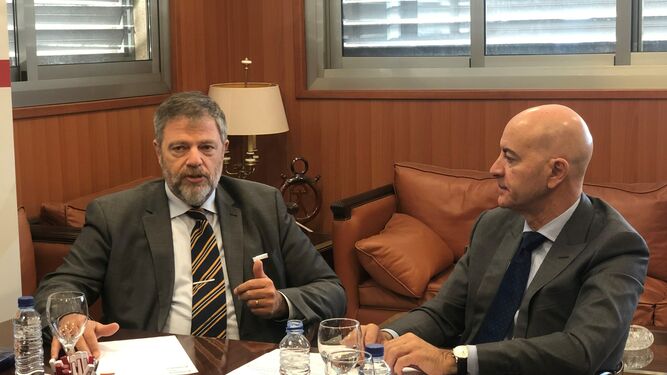 El embajador de la República Federal de Alemania en España, Wolfgang Dold, con el presidente de la Cámara de Comercio de Almería, Diego Martínez Cano.