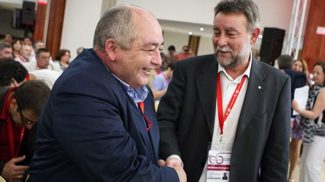 Los ex secretarios generales de UGT-A Manuel Pastrana y Francisco Fernández Sevilla, investigados por el escándalo de las facturas falsas del sindicato.