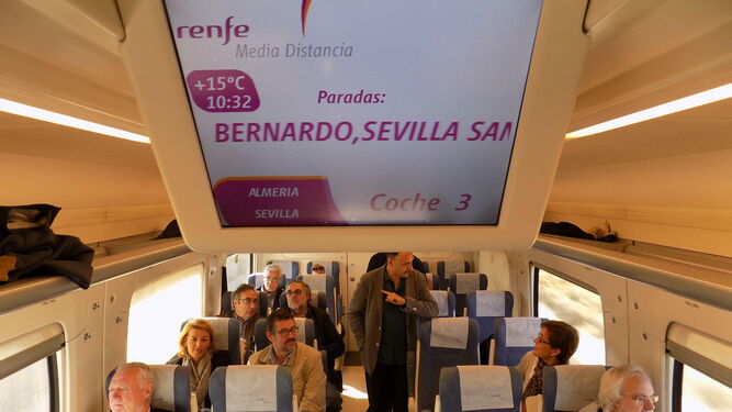 En 2016, la Mesa del Ferrocarril realizó un primera viaje protesta también hasta Sevilla.