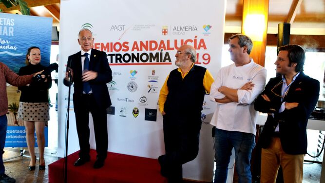 Playa Serena acoge un encuentro con la Academia Andaluza de la Gastronomía.