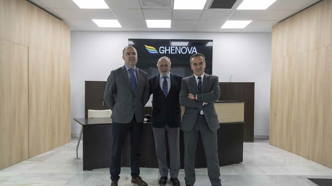 Raúl Arévalo, Carlos Alejo y Francisco Cuervas, director de Operaciones, presidente y CEO, respectivamente, de Ghenova.