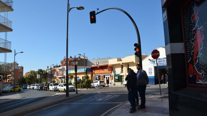Francisco Gutiérrez comprobó in situ la efectividad de los nuevos semáforos.