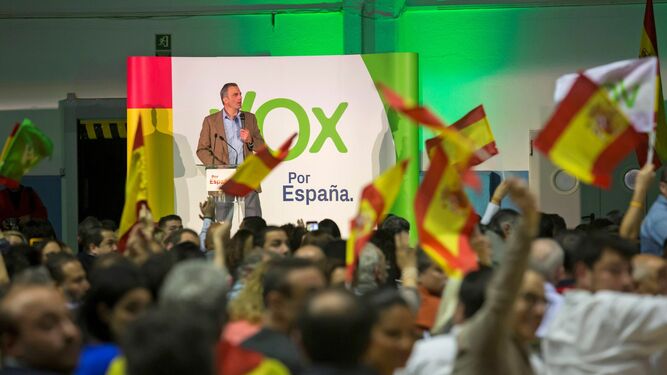 Javier Ortega, secretario general de Vox, durante su discurso esta noche en Málaga