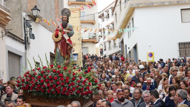 Multitudinaria procesión-romería por San Marcos en Adra.