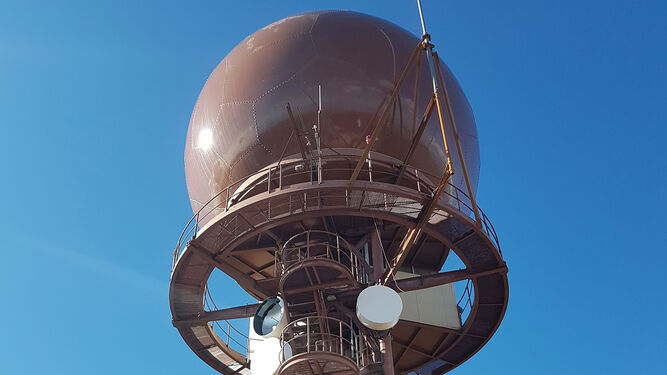 Radar instalado por Enaire en Turrillas.