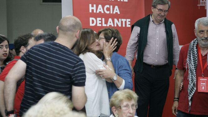 Las im&aacute;genes de las sedes de IU, Ciudadanos y PSOE durante la noche electoral