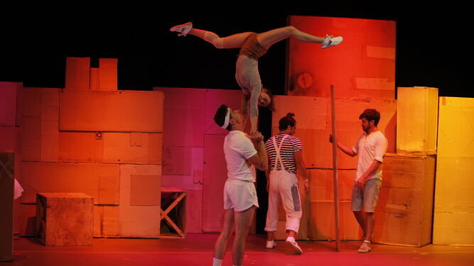 Fotogaler&iacute;a espect&aacute;culo Ludo Circus. Festival Teatro El Ejido