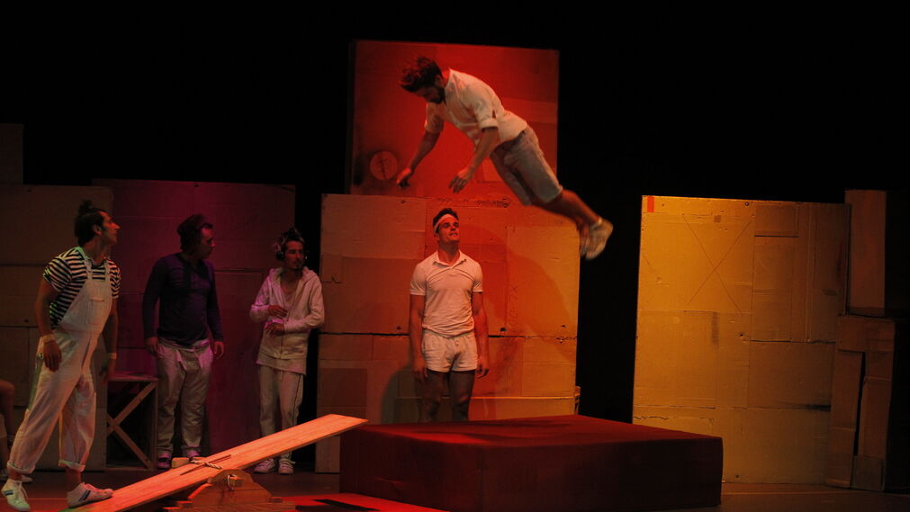 Fotogaler&iacute;a espect&aacute;culo Ludo Circus. Festival Teatro El Ejido
