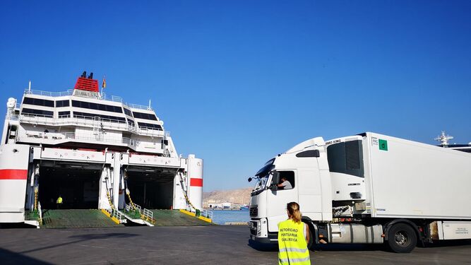 En paralelo habrá negociaciones con representantes de la autoridad portuaria de Sète (Francia) para abrir una línea regular para el transporte de frutas y verduras.