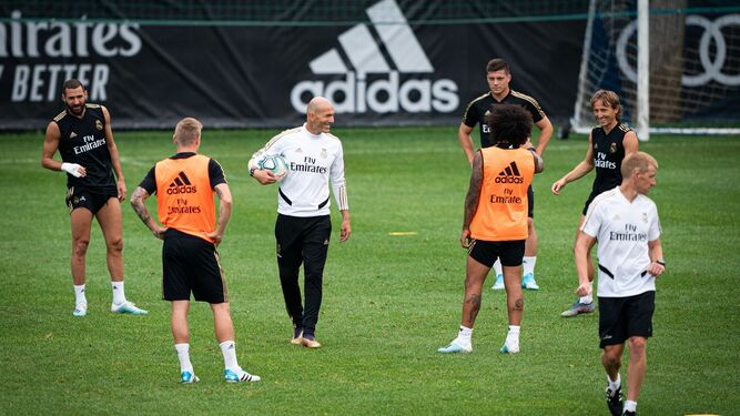 Zinedine Zidane, en su vuelta a los entrenamientos con el Real Madrid en Montreal.