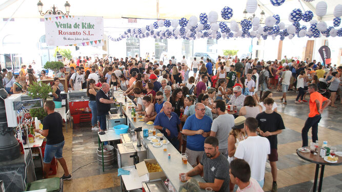 Multitud de virgitanos disfrutan de su Feria del Mediodía