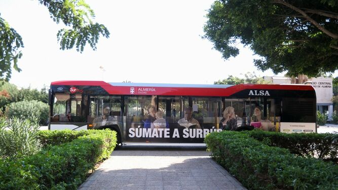 Autobús lanzadera 'Cooltural Bus' para asistir al Festival.