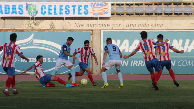 Celestes y rojiblancos disputaron el pasado sábado un reñido partido en Santo Domingo