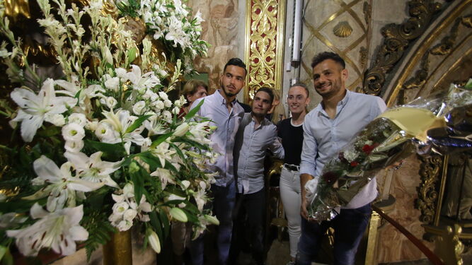 Fotogaler&iacute;a de la ofrenda floral de la UDA a la Virgen del Mar
