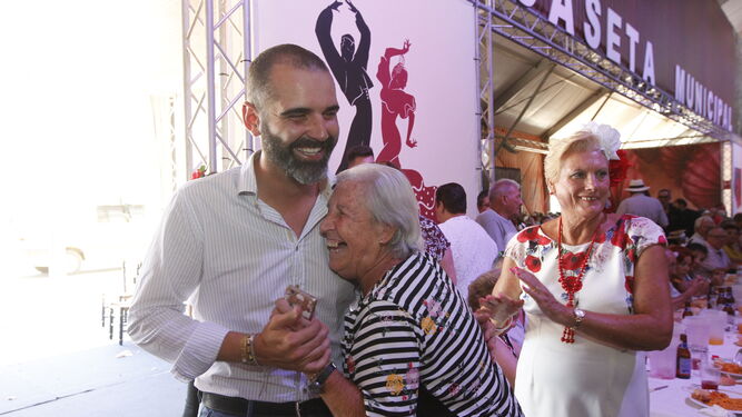 Fotogaler&iacute;a comida homenaje a los mayores. Feria de Almer&iacute;a 2019