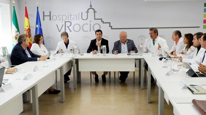 El presidente de la Junta, Juanma Moreno, presidió el miércoles el gabinete de seguimiento de esta crisis sanitaria.