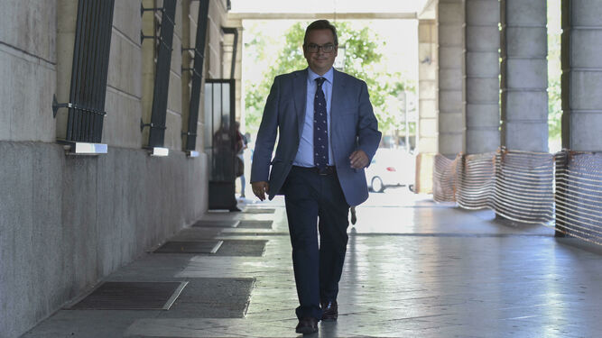 El magistrado José Ignacio Vilaplana llega los juzgados de Sevilla.