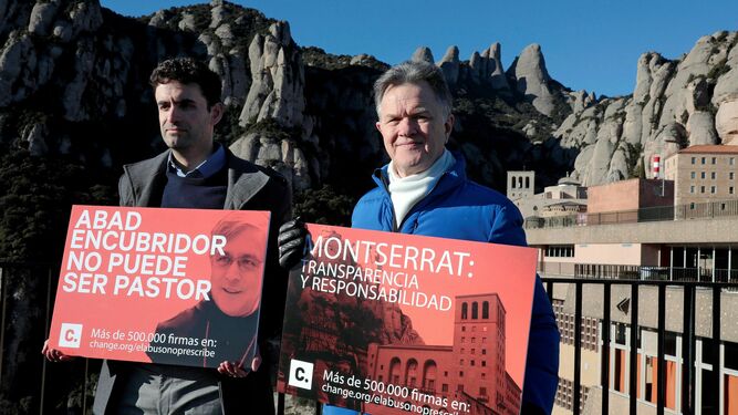 Protesta en Montserrat en demanda de transparencia en la investigación  de los abusos el pasado febrero..