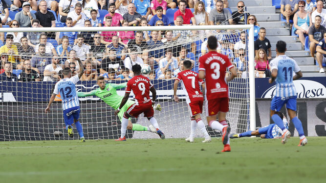 Sekou hace el tanto de la victoria en Málaga.
