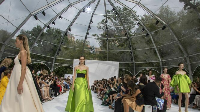 Carolina Herrera Primavera - Verano 2020, las fotos del desfile en la New York Fashion Week