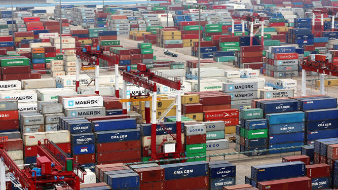 Contenedores listos para la exportación en el puerto chino de Qingdao.