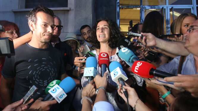 Ángel Cruz y Patricia Ramírez celebran el veredicto de culpabilidad de Ana Julia Quezada.