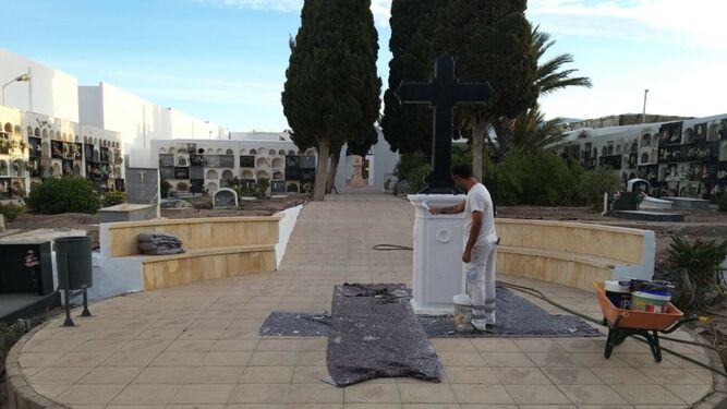 Comienzan las labores de adecuación del cementerio para el Día de Todos los Santos