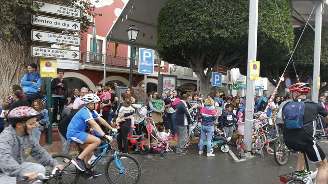 Las bicicletas tomaron las calles de Viator este domingo.