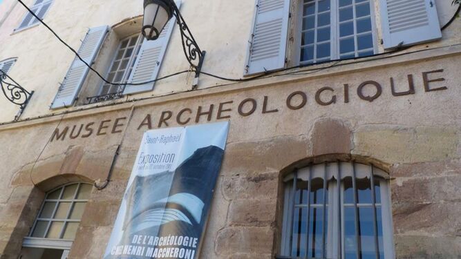La fachada del Museo Arqueológico de Saint-Raphaël