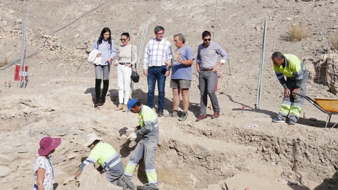 Las excavaciones en el Cerro de Montecristo descubren nuevas piletas de salazones y un horno