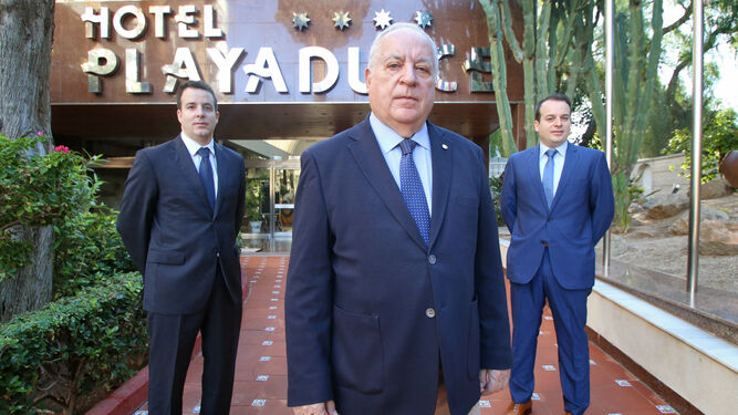 José María Rosell, en el centro, presidente de Senator Hotels&Resorts.