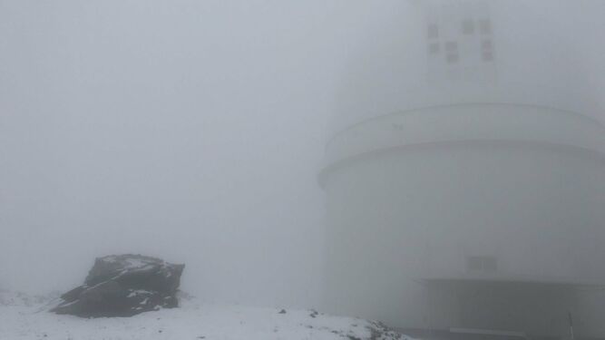 La niebla dificulta la visibilidad en Calar Alto en estos momentos