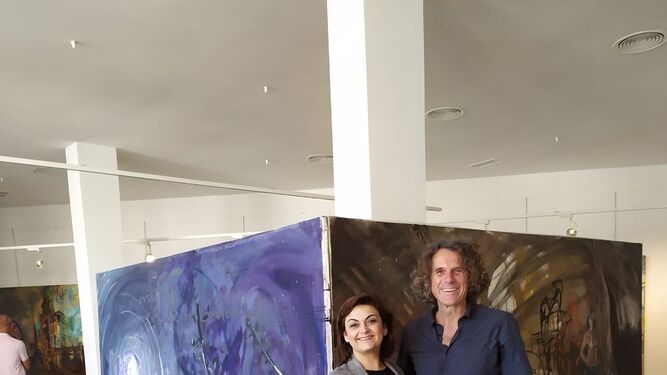 Ana García junto al artista internacional Thomas Neukirch.