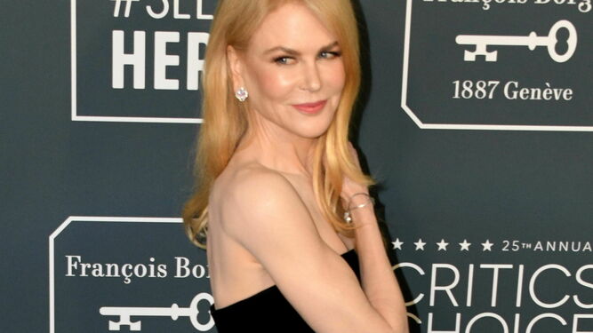 Nicole Kidman, entre las más bellas del desfile de estilismos.