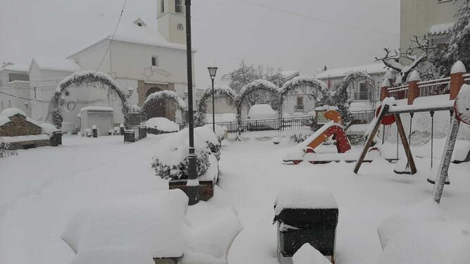 Gloria deja un manto blanco de nieve en la zona norte de la provincia
