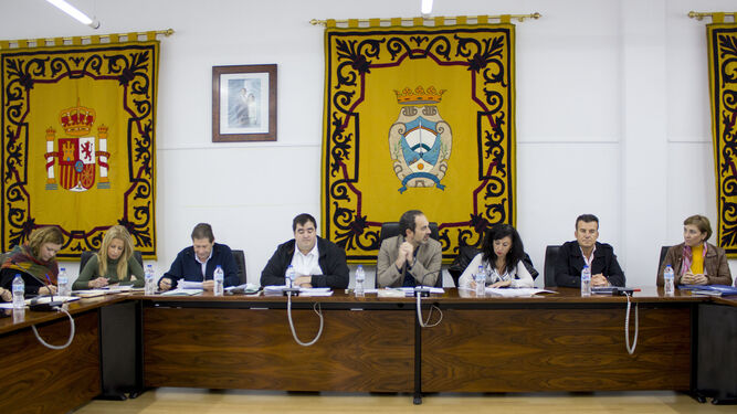 El Pleno celebrado el viernes aprobó por unanimidad elaborar un plan estratégico de empleo para el municipio.