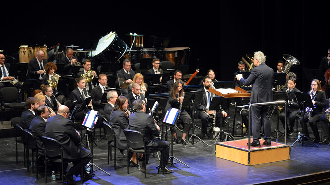 Alfonso Maribona dirigiendo la Banda Sinfónica Municipal de Almería.