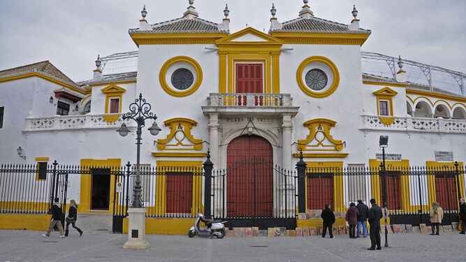 Exterior de la Plaza de toros de la Maestranza.