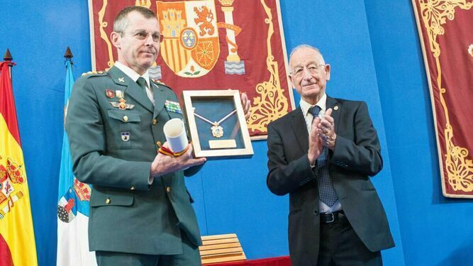 La Guardia Civil recibió hace unos días la Medalla de Roquetas de Mar por su 175 aniversario.