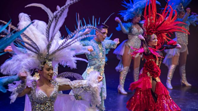Colorido y gran vestuario en la gala de la Confederación de Teatro y Carnaval de Andalucía.