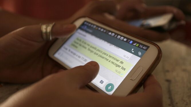 Condenado en Almería por enviar 64 mensajes amenazantes al móvil de su expareja