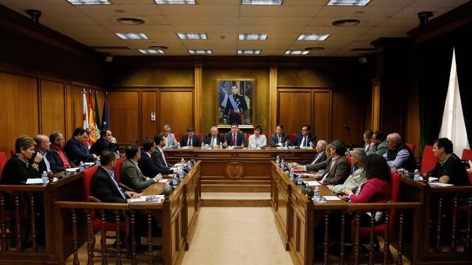 Reunión histórica impulsada por Diputación para crear un foro de trabajo agrícola.